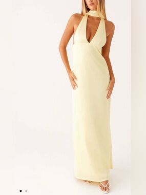 Peppermayo Alicia Satin Halter Maxi
Dress - Yellow Size 14 NWT